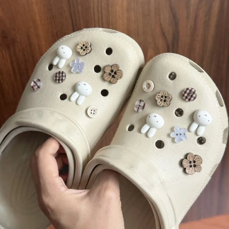 Anime Cartoon Rabbit Flower Sh - Croc Style Clog ulasan dan harga